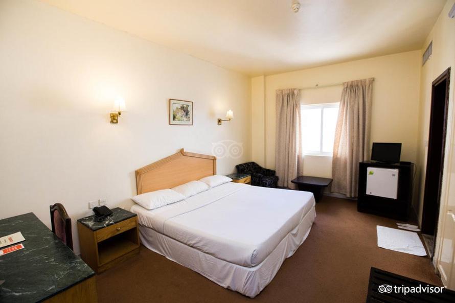Rush Inn Hotel ドバイ エクステリア 写真